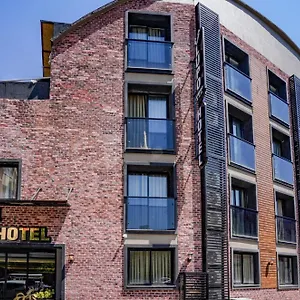 Lupo Libero Otel